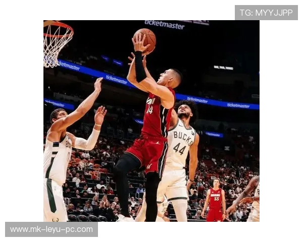 利拉德挡拆单打拉开空间对比上季三分更高效