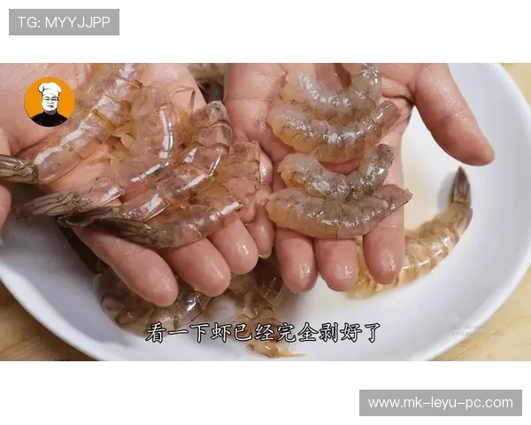 王昶训练间隙花十分钟剥虾，教练看了直接无语了