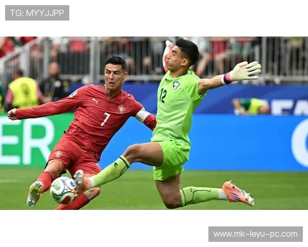 C罗对乌兹别克斯坦梅开二度：葡萄牙5-0大胜